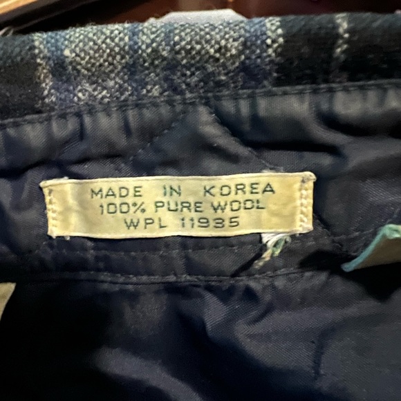 VINTAGE  100% WOOL FLANNEL SIZE MED MADE IN KOREA - Picture 3 of 5
